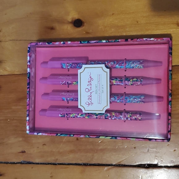 Lilly Pulitzer Office Lilly Pulitzer Pen Set 4 Poshmark